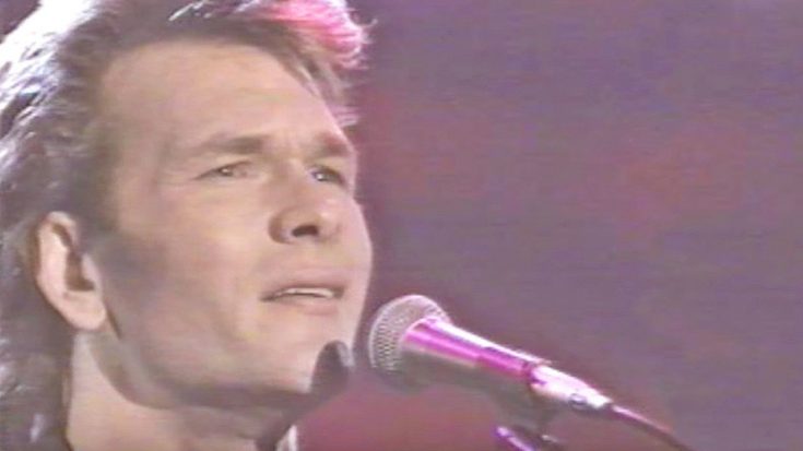 Patrick Swayze Sings ‘Love Hurts’ With Larry Gatlin At 1990 Roy Orbison Tribute Concert | Country Music Videos