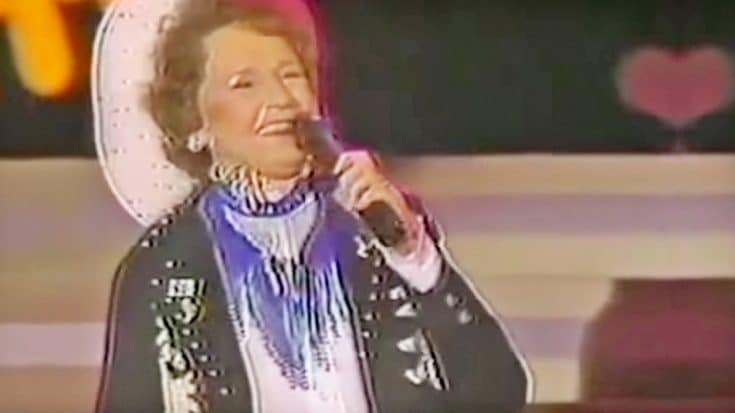 Old Video Of Patsy Montana Singing “Cowboy’s Sweetheart” Resurfaces | Country Music Videos