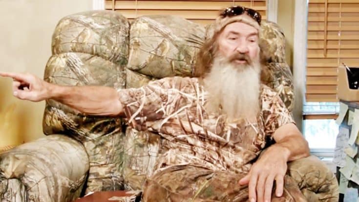 Phil Robertson Knows Which ‘Weapon’ Will Stop ‘Human Beings From Murdering One Another’ | Country Music Videos