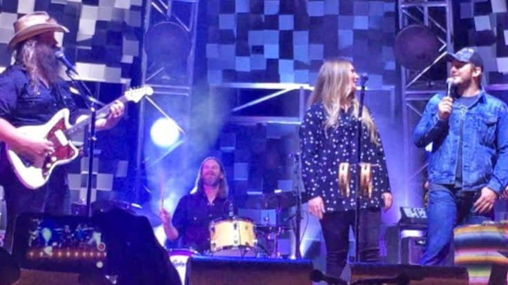 One Of Hollywood’s Biggest Stars Joins Chris Stapleton On Stage For Epic ‘Tennessee Whiskey’ Duet | Country Music Videos