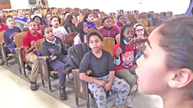 PS22 Chorus Performs Carrie Underwood’s Single “The Champion” – Makes Carrie’s Day | Country Music Videos