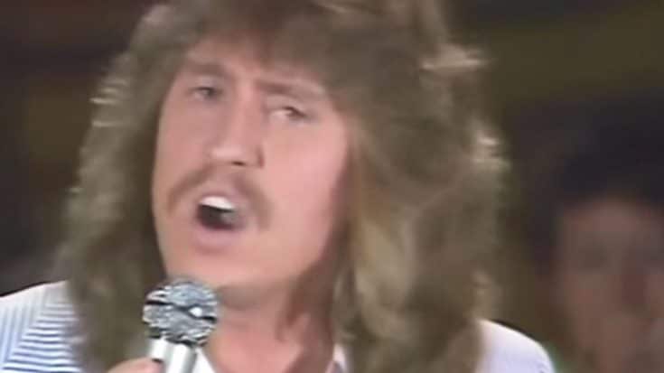 Dolly Parton’s Brother Performs Alabama Hit Before It Ever Went Big | Country Music Videos