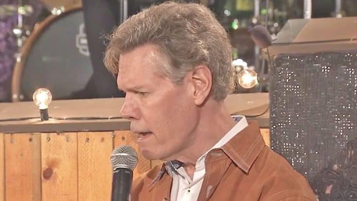 Randy Travis Makes Rare Appearance To Sing At Texas Honky Tonk | Country Music Videos