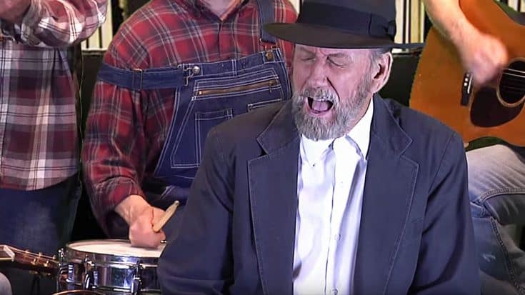 Ray Stevens Gives Country Twist To ‘Unchained Melody’ | Country Music Videos