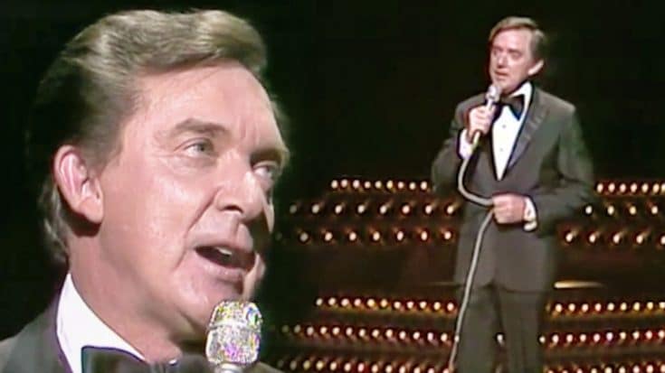 Tuxedo-Clad Ray Price Performs Award-Winning Song ‘For The Good Times’ | Country Music Videos