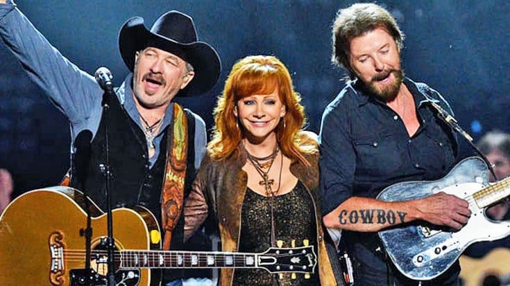 Major Hollywood Star Surprises Reba And Brooks & Dunn After Concert | Country Music Videos