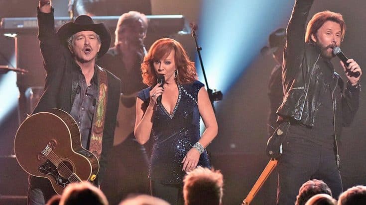 Brooks & Dunn And Reba McEntire Join Forces In Electrifying Performance Of Their Signature Hits | Country Music Videos