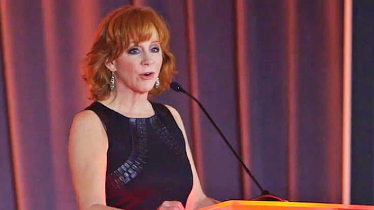 Reba McEntire Reveals The Lessons She Learned From Her ‘Tough’ Year Following Divorce | Country Music Videos