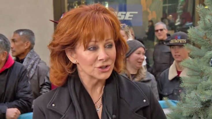 Reba McEntire Reveals Opinion About Garth Brooks Lip Syncing At The CMA Awards | Country Music Videos