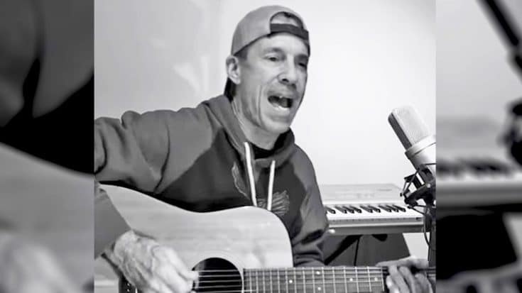 Randy Travis’ Brother Ricky Sounds So Much Like Him While Singing Tribute To Late Bandmate | Country Music Videos
