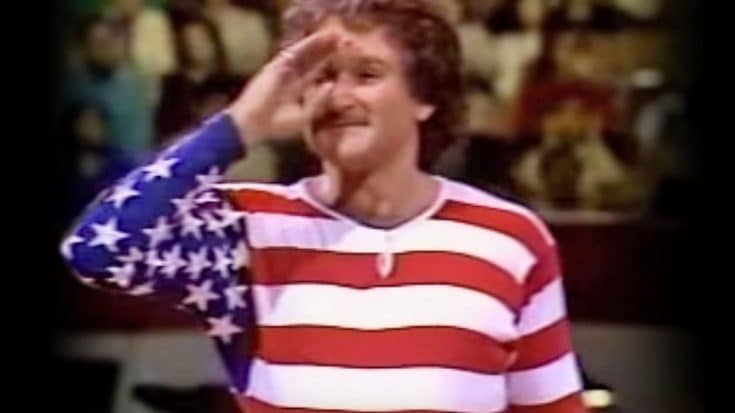 Robin Williams *IS* The American Flag In This Hysterical Comedy Routine | Country Music Videos