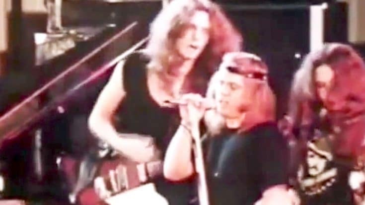 Flashback Footage Paints Perfect Picture Of ‘Free Bird’ Performance To Remember | Country Music Videos