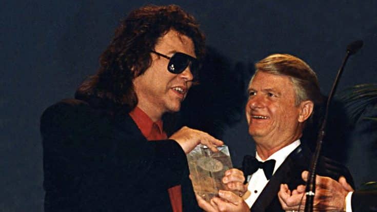 Ronnie Milsap Mourns Loss Of Longtime Friend & Former Teacher | Country Music Videos