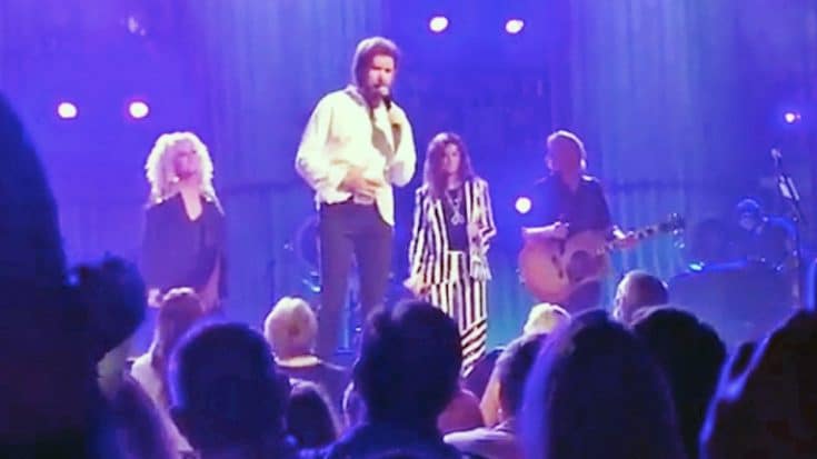Ronnie Dunn & Little Big Town Team Up For Chilling Performance Of Brooks & Dunn Hit | Country Music Videos