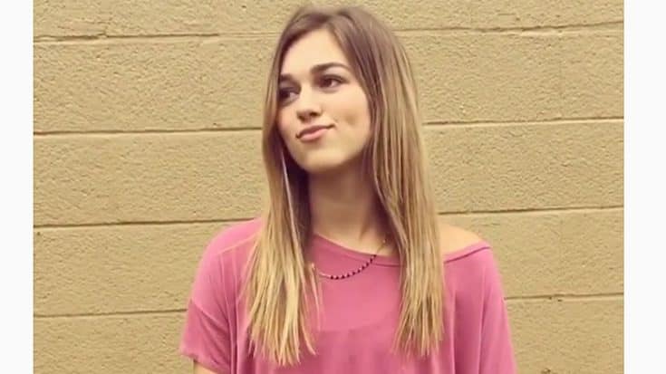Sadie Robertson Gets Interrupted Mid-Announcement By WHAT?! Her Reaction Is PRICELESS! | Country Music Videos