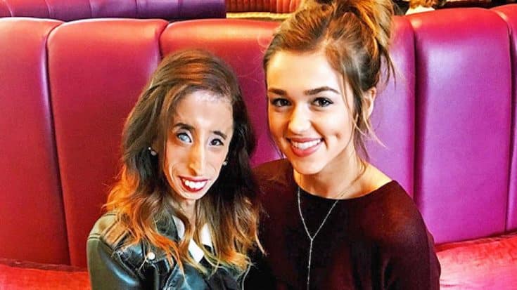 Sadie Robertson Meets Woman With Rare Disease. What She Says About Her Will Blow You Away | Country Music Videos