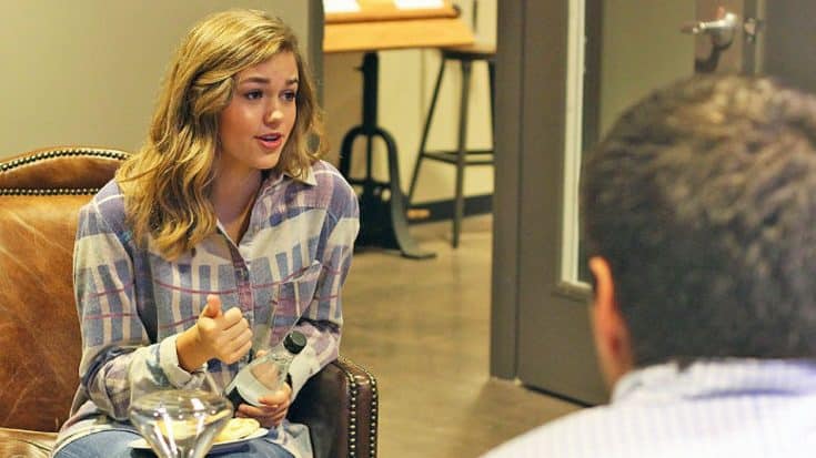 Sadie Robertson Reveals Which Presidential Candidate She Is Voting For | Country Music Videos