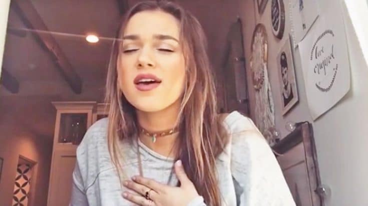 Despite Having A Fear Of Singing, Sadie Robertson Passionately Sings Christian Song | Country Music Videos
