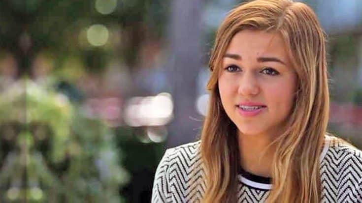 Sadie Robertson Asks For Our Prayers | Country Music Videos