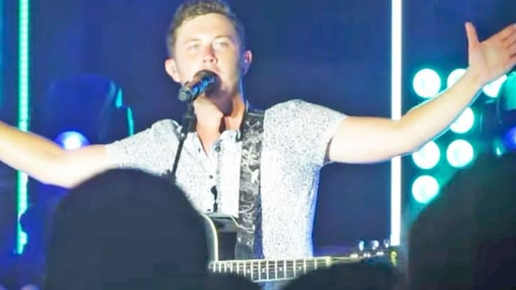 Scotty McCreery Sings Classic Country Mash-Up At 2016 Show | Country Music Videos