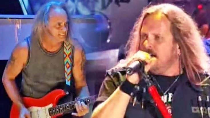 Skynyrd Smashes The Old With The New In Back To Back Performances That Are Out Of This World | Country Music Videos