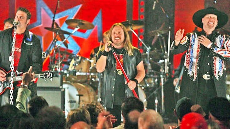 Lynyrd Skynyrd & Montgomery Gentry Sang Together On “CMT Crossroads” In 2004 | Country Music Videos