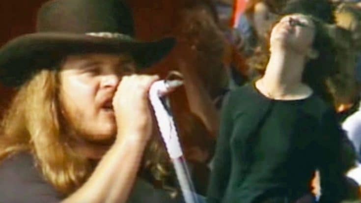 Ladies Lose Their Minds As Skynyrd Aims To Please With Fierce Performance Of ‘Searching’ | Country Music Videos
