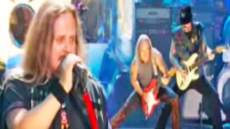 Get Ready To Boogie Along To Skynyrd’s Adrenaline-Packed Performance Of ‘I Know A Little’ | Country Music Videos