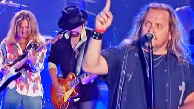 Masters Of Storytelling: Skynyrd Draws In The Crowd With Mesmerizing Performance Of ‘Curtis Loew’ | Country Music Videos