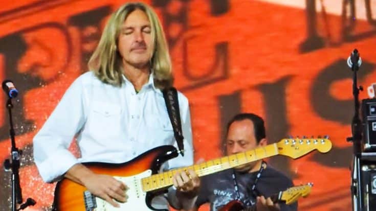 Sparky Matejka Proves He “Knows A Little” About Playing Guitar At 2012 Clinic | Country Music Videos