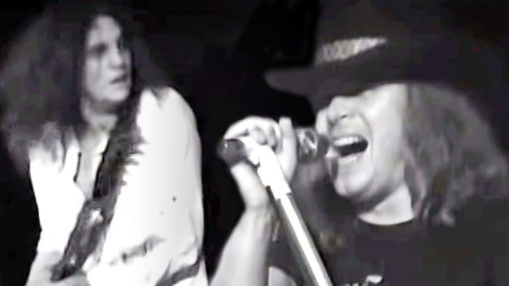 Skynyrd’s Scorching Performance Of ‘Needle And The Spoon’ Will Make Your Head Spin | Country Music Videos