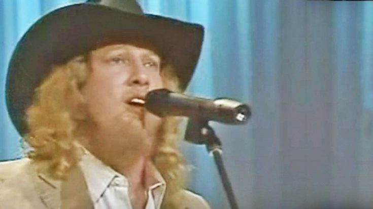 John Anderson’s Electrifying Performance Of ‘Swingin” Will Make You Blush | Country Music Videos