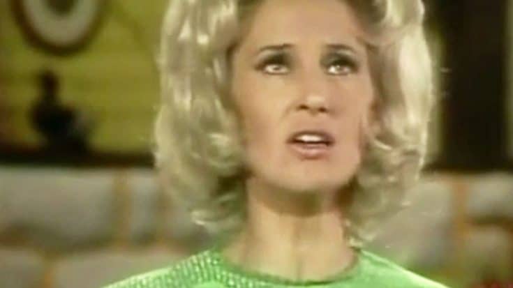 Tammy Wynette Sings Her Own Version Of “How Great Thou Art” | Country Music Videos