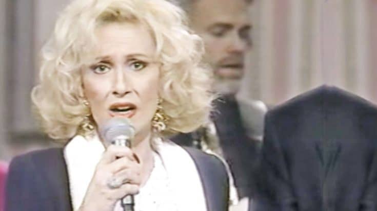 Tammy Wynette’s Emotionally-Charged ‘How Great Thou Art’ Will Give You Chills | Country Music Videos