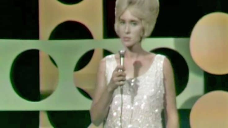 Tammy Wynette Sings About The Truth Of Divorce In ‘I Don’t Wanna Play House’ | Country Music Videos