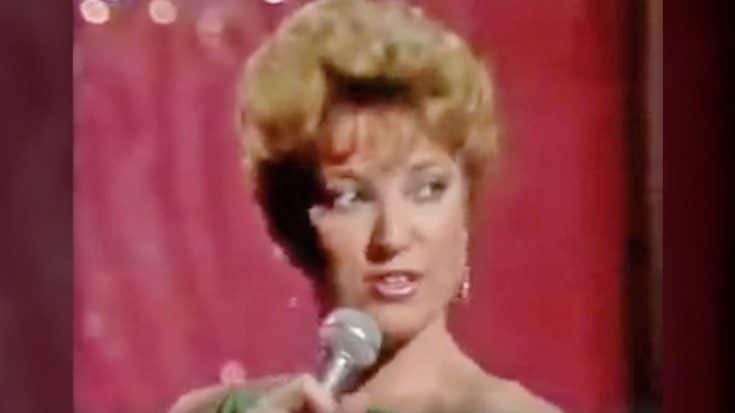 A Young Tanya Tucker Delivers Sultry Performance Of Mega-Hit ‘Delta Dawn’ | Country Music Videos