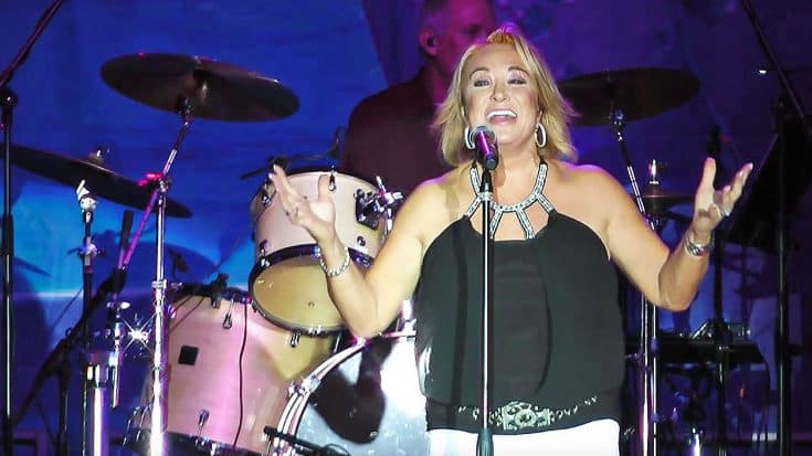 Tanya Tucker Immortalizes Tammy Wynette With Passionate ‘Stand By Your Man’ | Country Music Videos