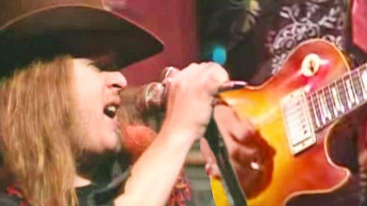 Ridin’ The Wind: Skynyrd Soars Across The Pond For Jivin’ Renditon Of JJ Cale’s ‘Call Me The Breeze’ | Country Music Videos