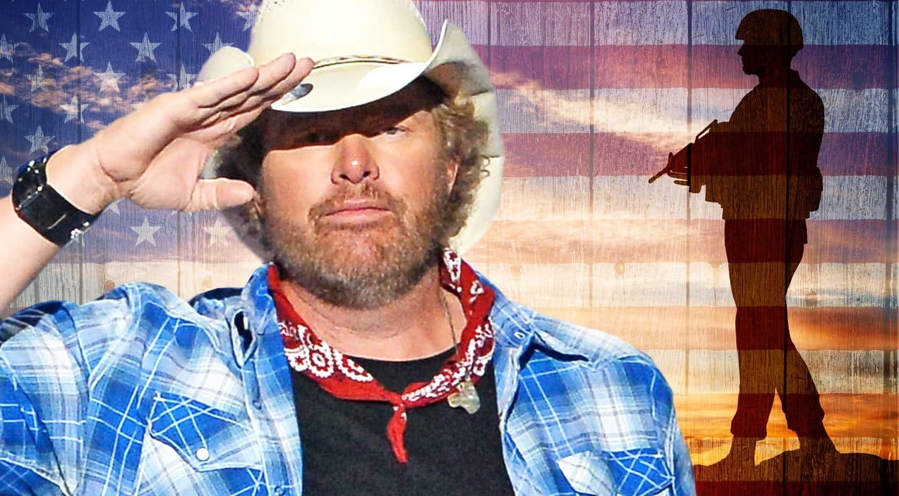 Toby Keith Pays Tribute To Military With ‘American Soldier’ To A Crowd ...