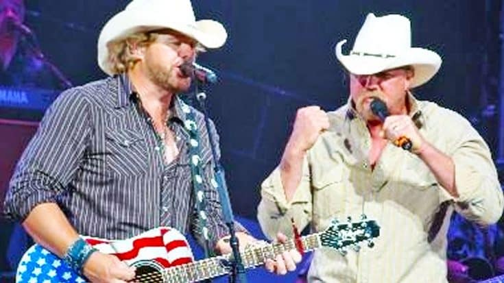 Trace Adkins & Toby Keith Honor Lives Lost On 9/11 Through Patriotic Salute To America | Country Music Videos