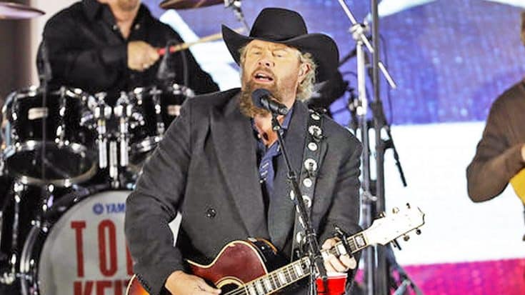 Despite Backlash, Toby Keith Will Sing For President Trump Again | Country Music Videos