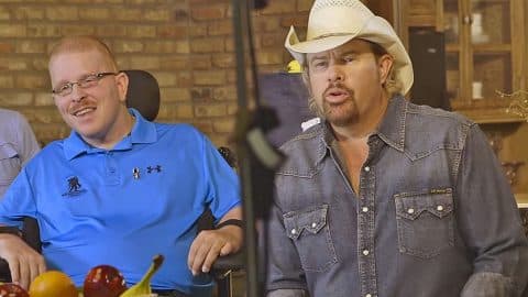 Toby Keith Has Emotional Meet And Greet With Wounded Warriors Country Rebel