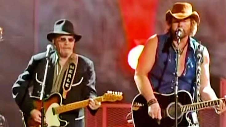 Toby Keith & Merle Haggard Team Up For ‘The Fightin’ Side Of Me’ During 2005 CMT Outlaw Special | Country Music Videos