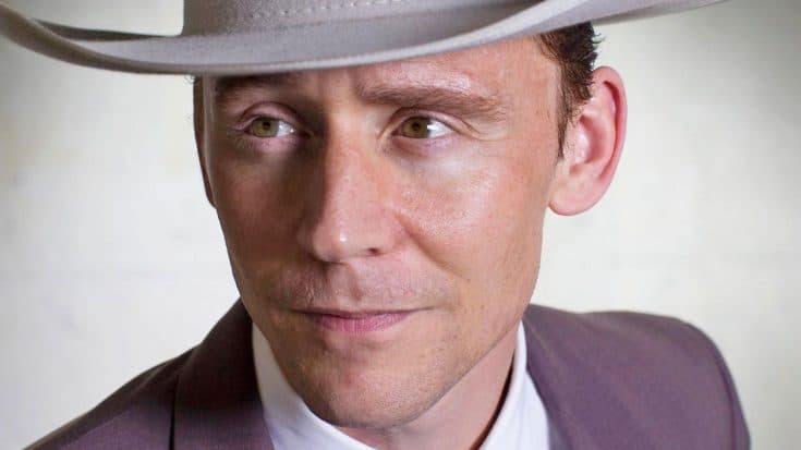 Tom Hiddleston Looks EXACTLY Like Hank Williams In ‘I Saw The Light’ | Country Music Videos