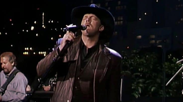 Look Out Ladies: This Trace Adkins Performance Will Make You Weak In The Knees | Country Music Videos