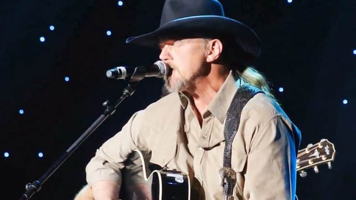 Patriotism Bleeds Through Trace Adkins’ Unplugged Performance Of ‘Still A Soldier’ | Country Music Videos