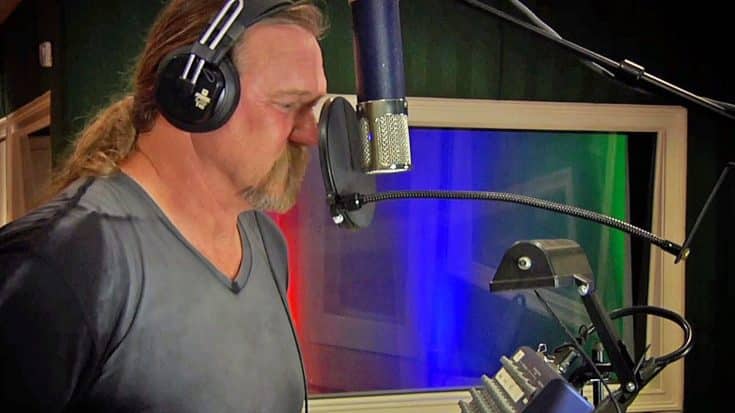 Trace Adkins Joins Country Legends For Gospel Collaboration That Will Have You Yelling Hallelujah | Country Music Videos