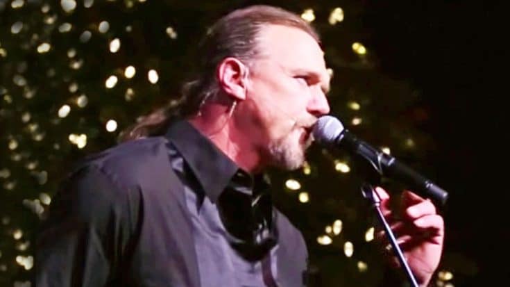 Trace Adkins Performs ‘The Little Drummer Boy’ In Celtic Style During 2013 Christmas Show | Country Music Videos