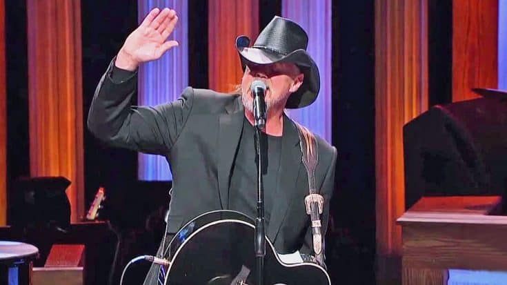 Tug Of War Between ‘Jesus And Jones’ Unfolds On Stage As Trace Adkins Shares His Candid Story | Country Music Videos
