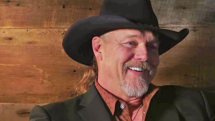 Trace Can’t Help But Smile While Chatting About The ‘Fun’ Track On ‘Something’s Going On’ | Country Music Videos